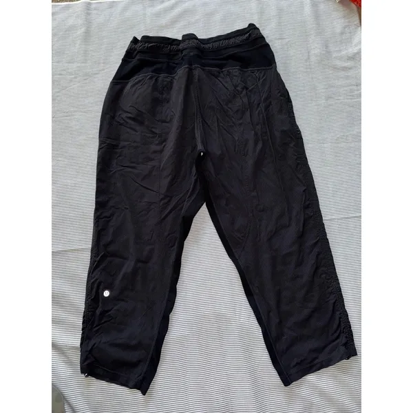 Lululemon Women's Dance Studio Crop Black Size‎ 12 - Image 2