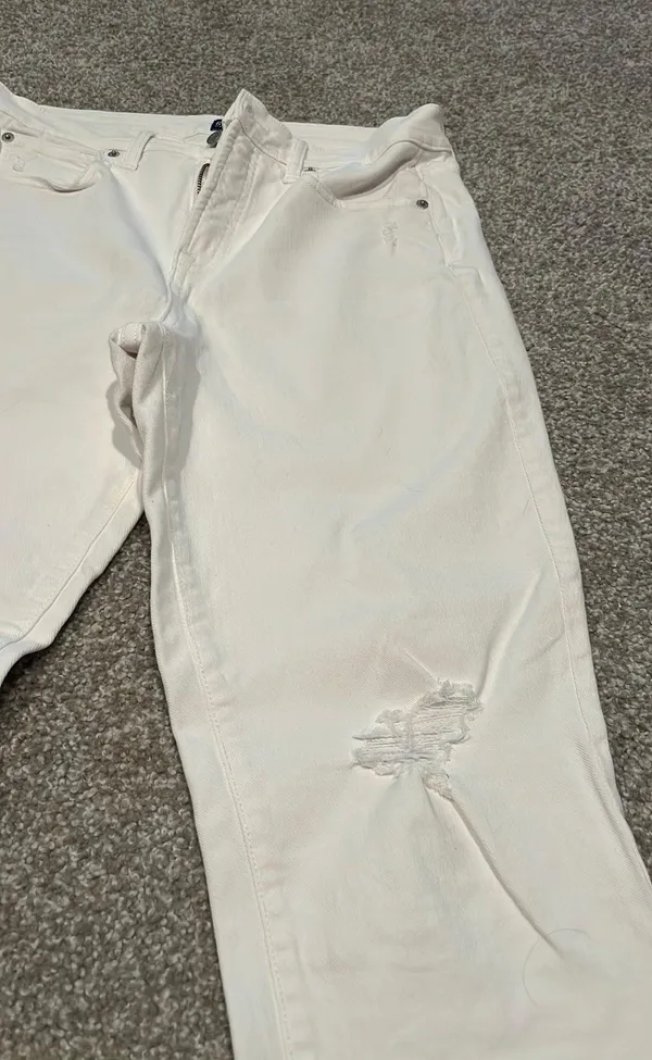 Gap White Jeans - Image 7