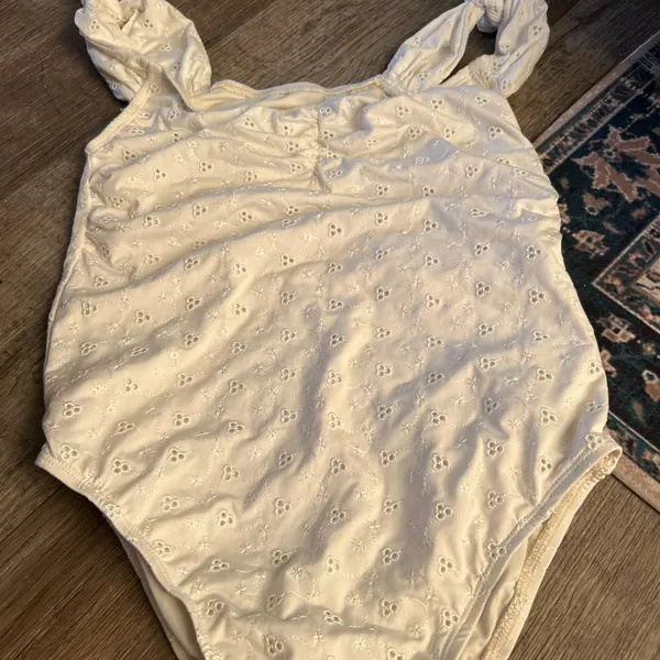 NWT Dippin' Daisy's Women's‎ Ivory Eyelet Lined One-Piece Swimsuit Size S - Image 5