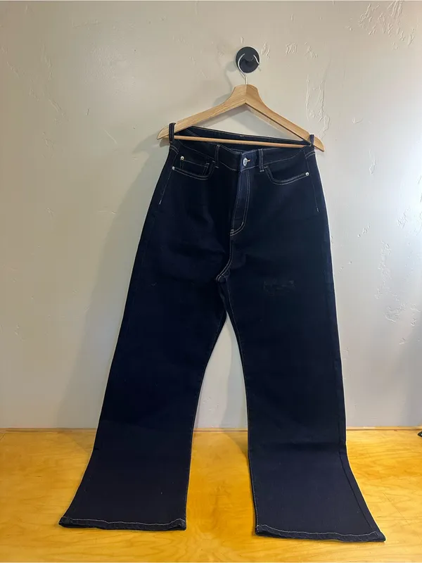 High-Rise Wide Leg Jeans in Dark Indigo Size 29 NWOT - Image 5