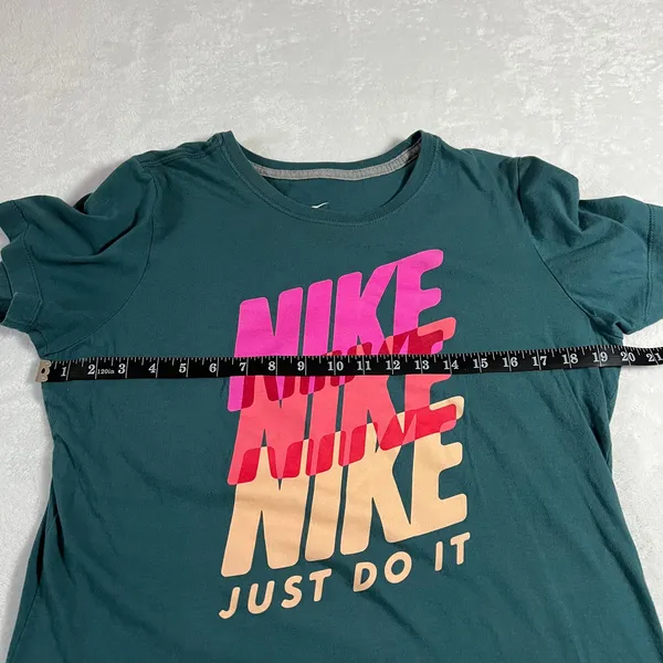 Nike Crewneck Slim Logo Graphic Fit T-Shirt Size XL Cotton Athleisure Casual - Image 6