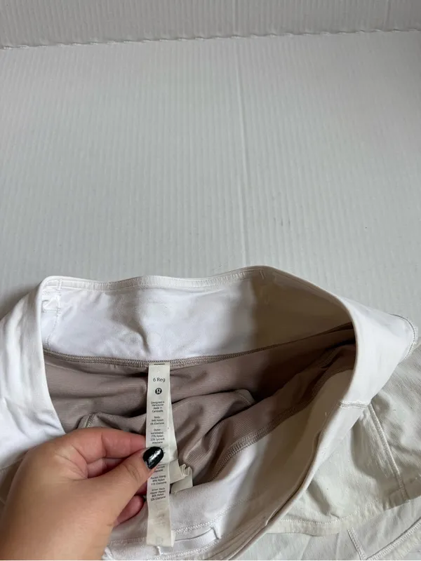 Lululemon Speed Up Shorts White HR - Image 4