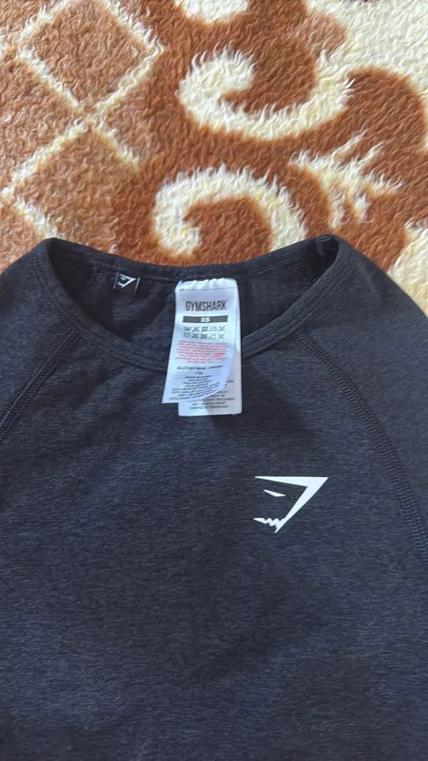Gymshark Long Sleeve Crop Top - Image 3