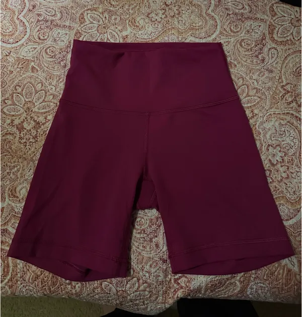 Lululemon Wunder Train Shorts - Image 2