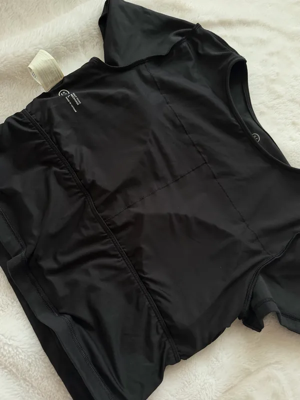 Hollister Gilly Hicks Black Workout top - Image 4