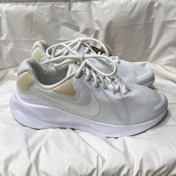 NEW Nike‎ Revolution Running Shoes SIZE 6 B11 - Image 2