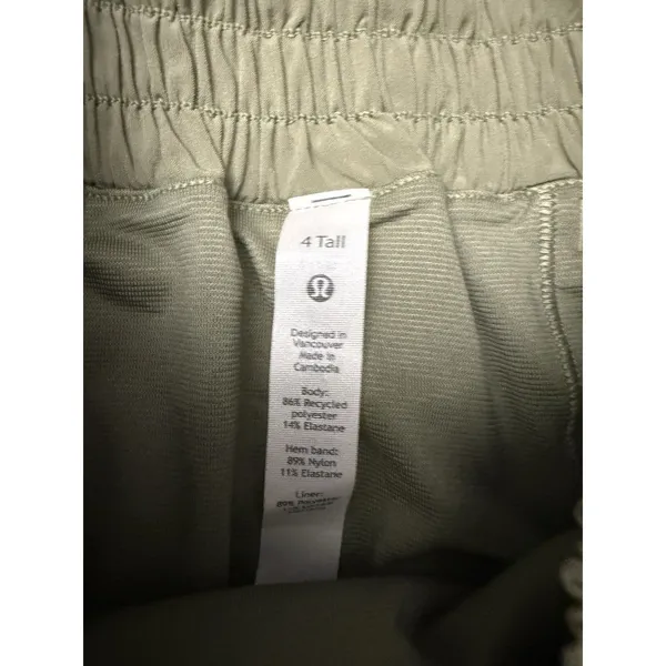Lululemon Hotty Hot LR Short 4" *Lined Size 4 RSMG Rosemary Green New w/tag - Image 3