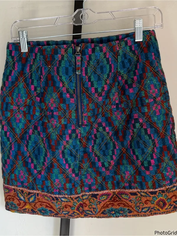 Farm Rio Tapestry Mini Skirt Small - Image 3