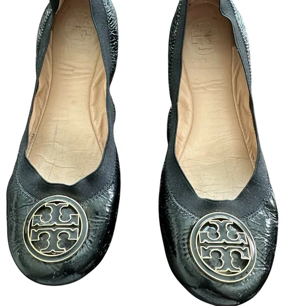 Tory Burch Caroline Ballet Flats Black Sz 6.5 Patent Leather Round Toe Logo - Image 2