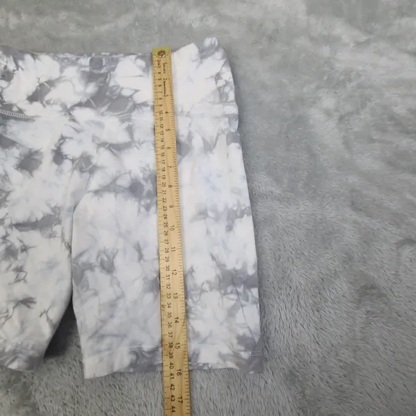 Colsie White and Gray Athletic Workout Biker Shorts‎ Size Small - Image 4