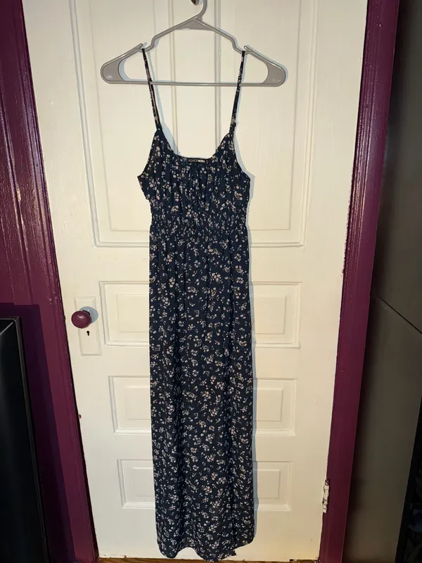 FashioNova Floral High Slit Maxi Dress - Image 3