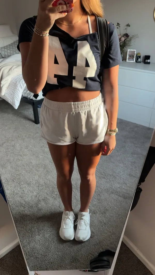 Garage White Sweatshorts - Image 4
