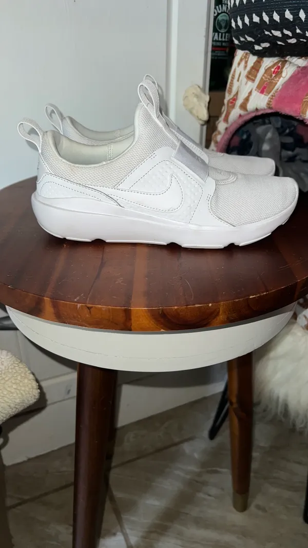 Nike Women’s Slip-On Sneakers - Image 8