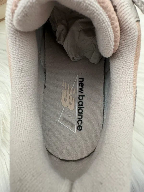 New Balance 997R Sneakers in Light Peach, Size 9.5/EU 41.5 - Image 9