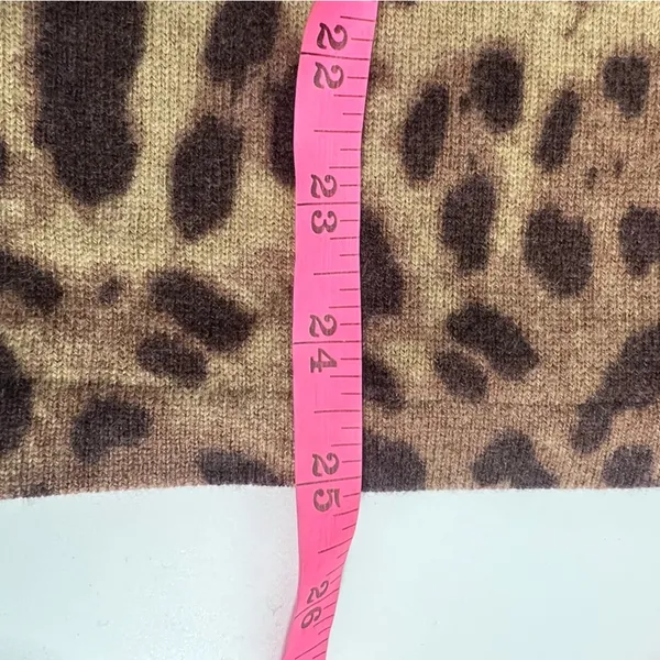 Neiman Marcus collection‎ cashmere fur trim leopard sweater sz L - Image 5