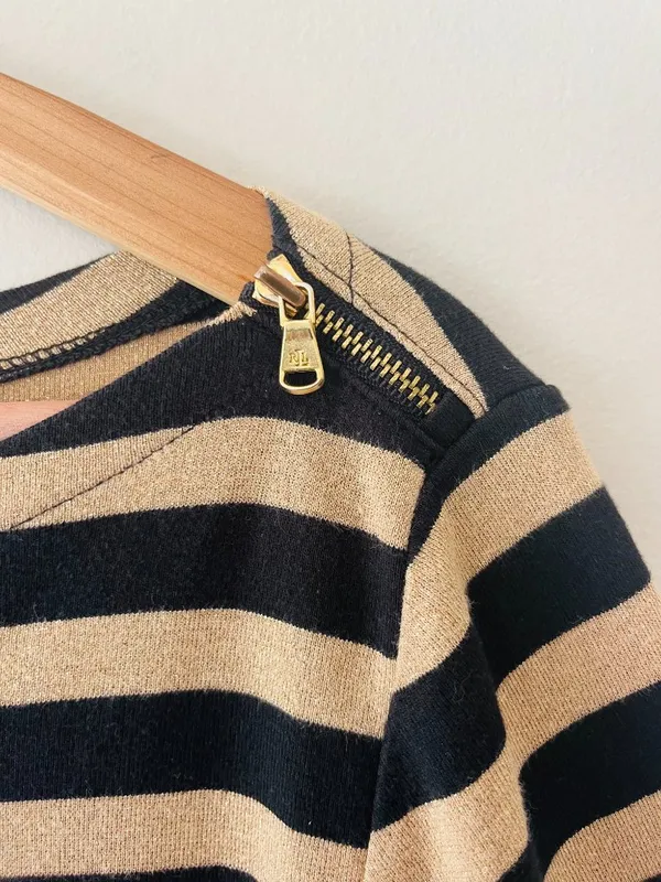 Lauren Ralph Lauren Sz M Gold Black Pullover Blouse Zipper Shoulder detailed - Image 3