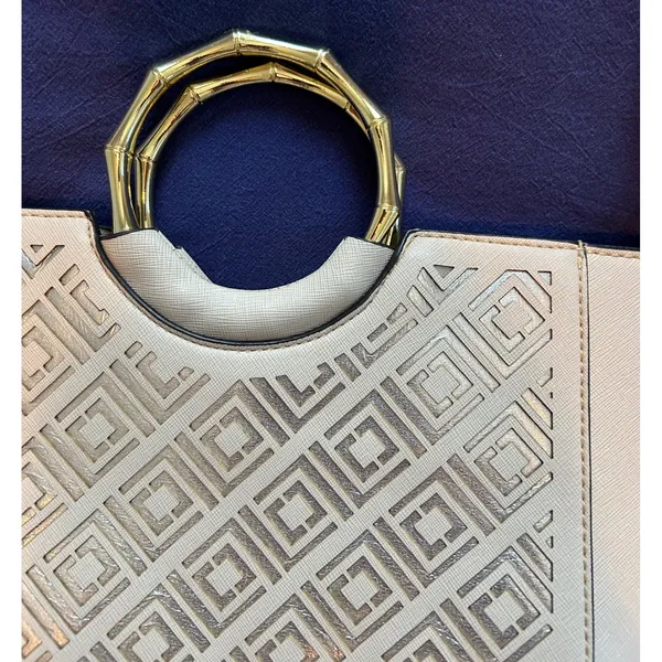 Liz Claiborne Beige Saffiano Crossbody Bag Bamboo Handle Geometric Metallic - Image 3