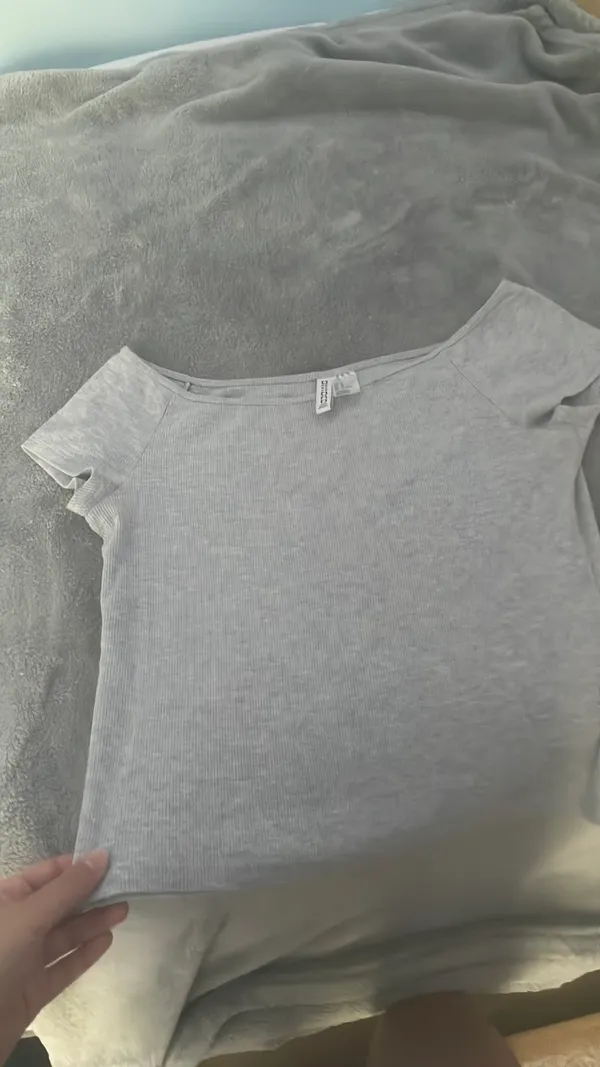 H&M Ribbed gray top - Image 2