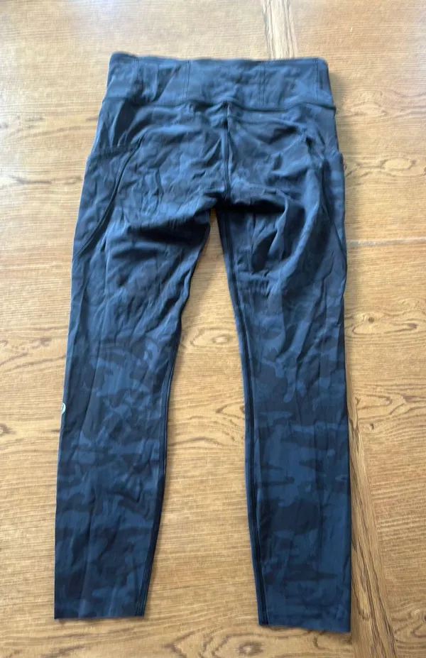 Lululemon Black Camo Leggings 25" - Image 2