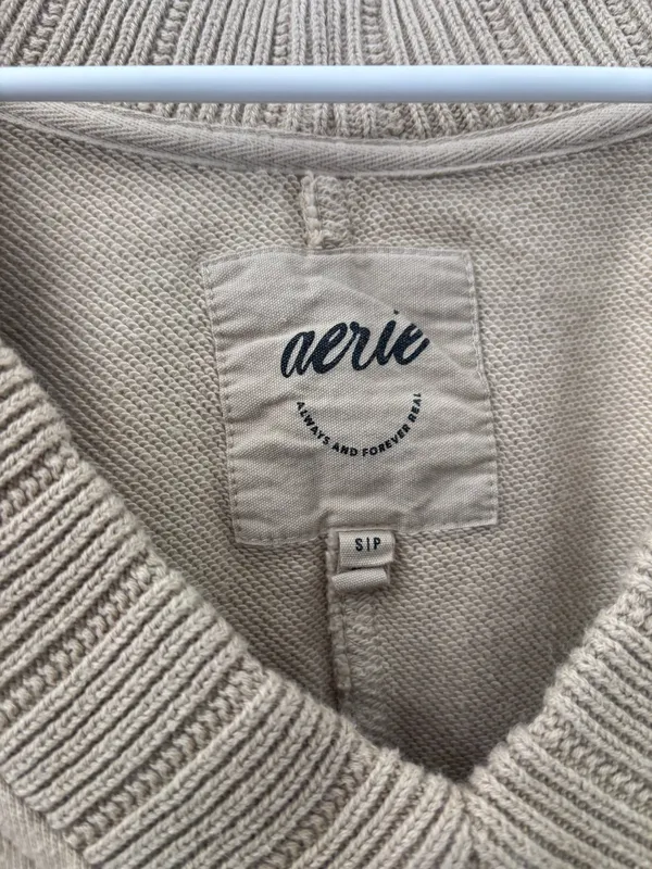 Aerie v neck sweatshirt - Image 4