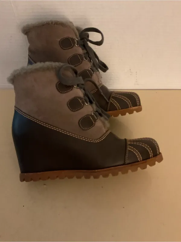 UGG women brown suede leather platform wedge Alasdair boots US 6.5 - Image 3
