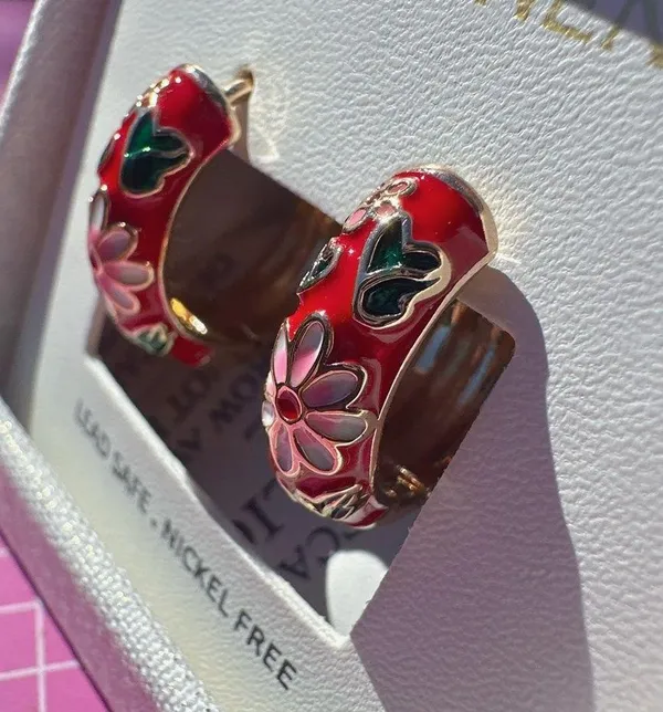 Pink linen round hoop clip earring gold tone red flower loop LEAD SAFE gift box🎁 - Image 5