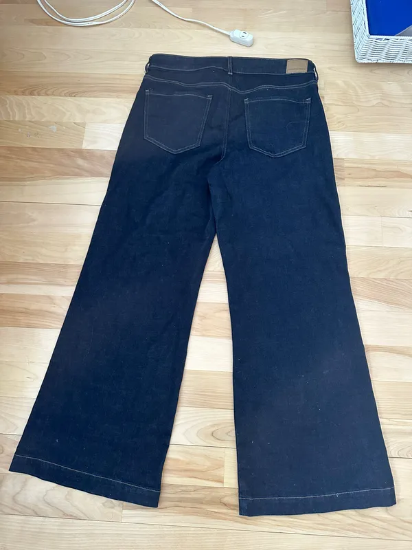 American Eagle NWOT Wide Legs Jeans 14 Short - Image 4
