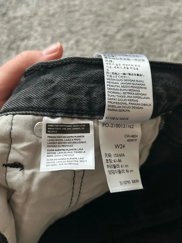 Levi’s Jean Shorts - Image 7