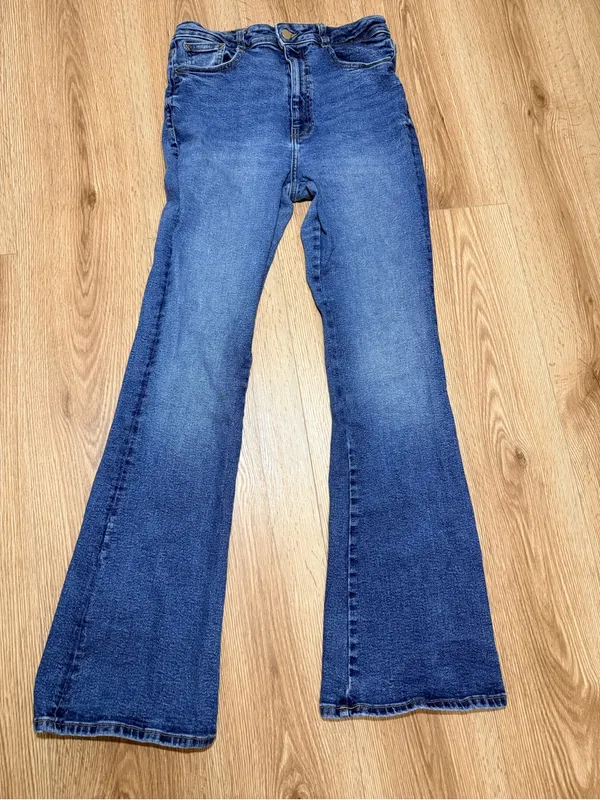 Zara Women's High Rise Flare Jeans Medium Wash 70s Bell Bottom Denim Size 10 - Image 2