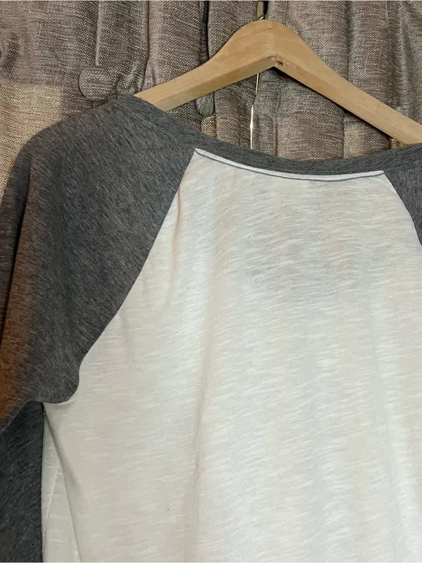 Pink Victoria’s Secret Y2K Raglan Long-Sleeve Top in White and Gray Size Medium - Image 11