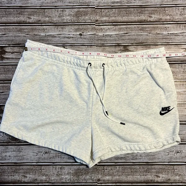 Nike Women's Light Gray Athletic Shorts - Image 4