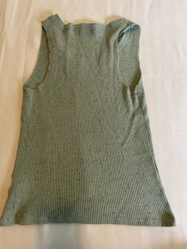 Green T-shirt - Image 2