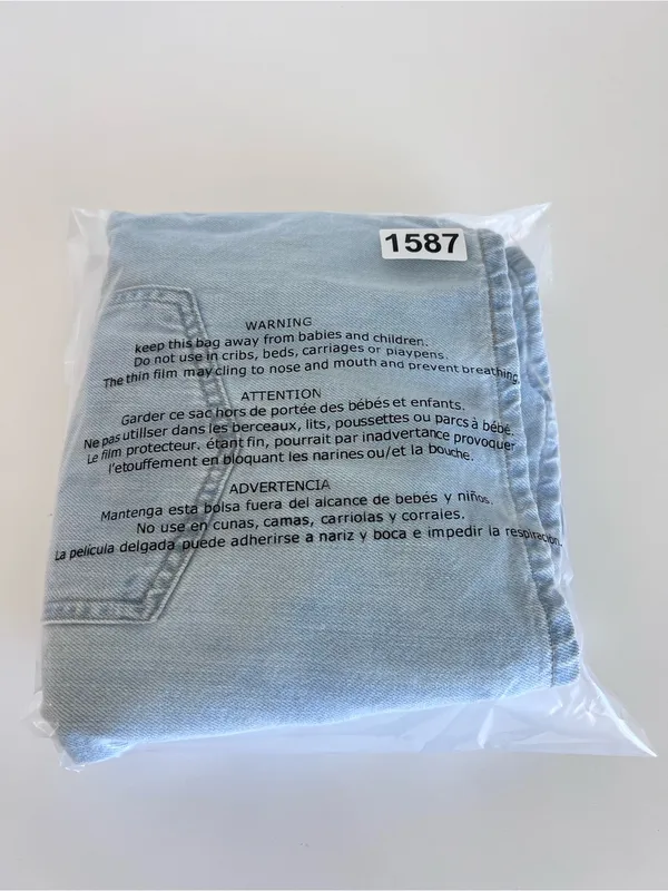 Uniqlo Women's High Rise Belted Baggy Paperbag Denim Shorts Light Blue Wash - Image 10