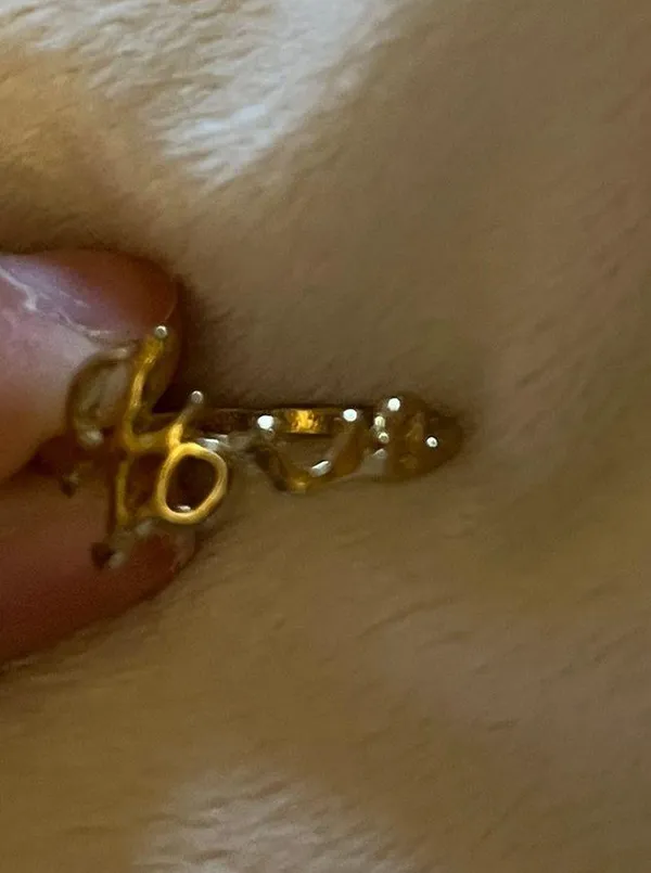 “Love” lettered gold ring - Image 2