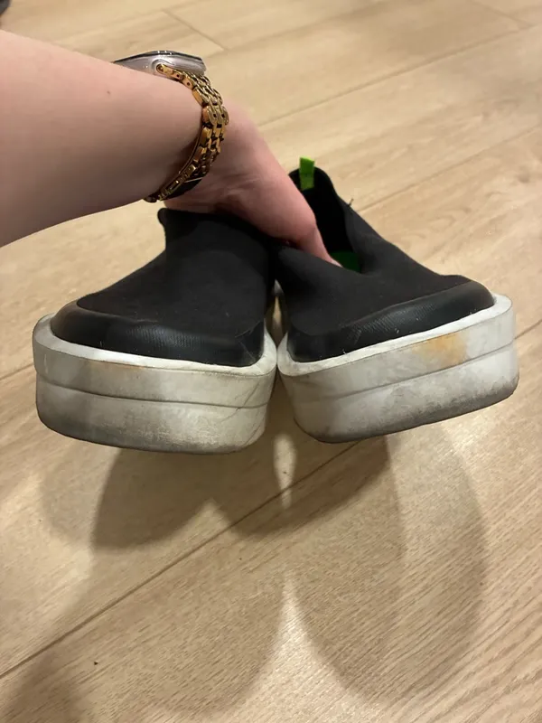 OOFOS OOmega eeZee Low Women’s Recovery Shoe Black Sneaker Slip On Size 10 - Image 5