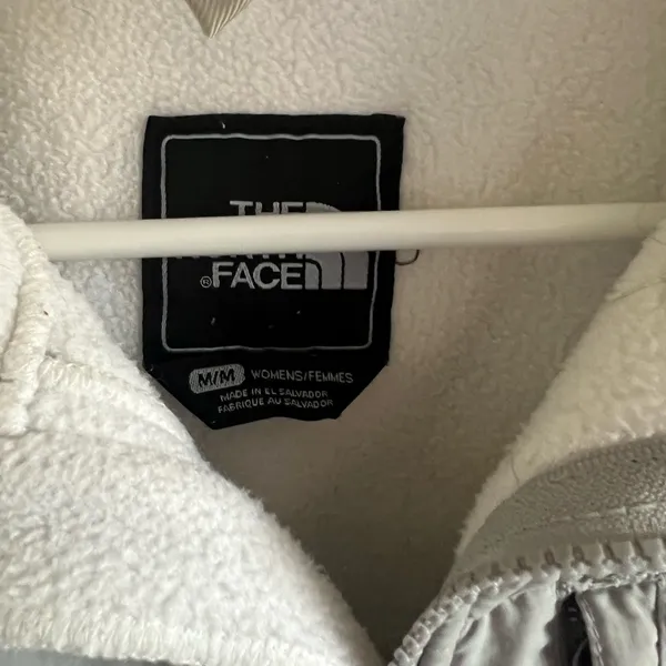 The North Face Women's Gray and White Puffer Jacket - Image 2