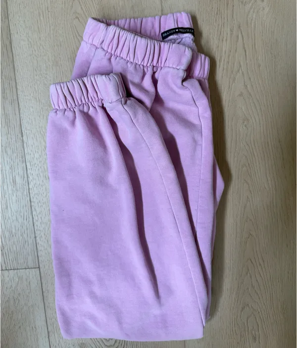 Brandy Melville Pink Sweatpants - Image 4