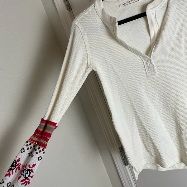 We The Free Cream Top with Red Patterned Sleeves Size XSMALL - Image 5