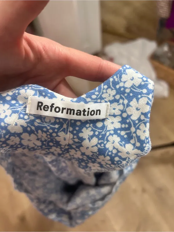 Reformation Nella blue and white floral midi dress size 2 - Image 8
