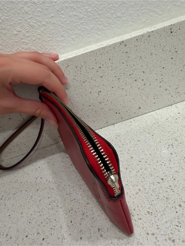 Coach Red Snoopy Leather Wristlet Peanuts Limited Edition Drop Womens Wallet EUC - Image 3