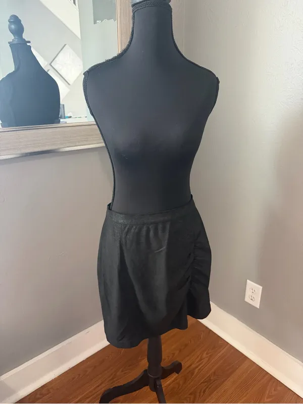 Free People Rumi Ruched Faux Leather Mini Skirt Black Minimalist Medium - Image 2