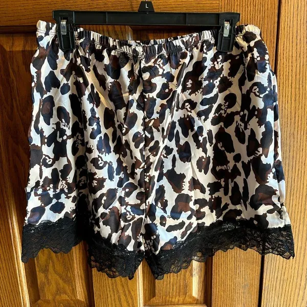 2 piece Leopard Sleep Set Cami & Shorts Size XL Silky Lingerie Pajamas - Image 5