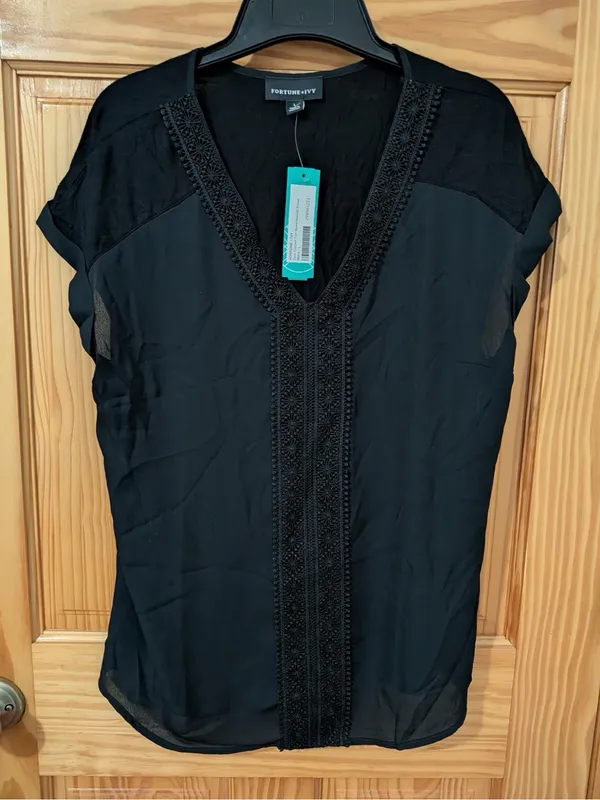 Fortune + Ivy Zara Black Crochet Trim V-Neck Blouse Size Large NWT - Image 2