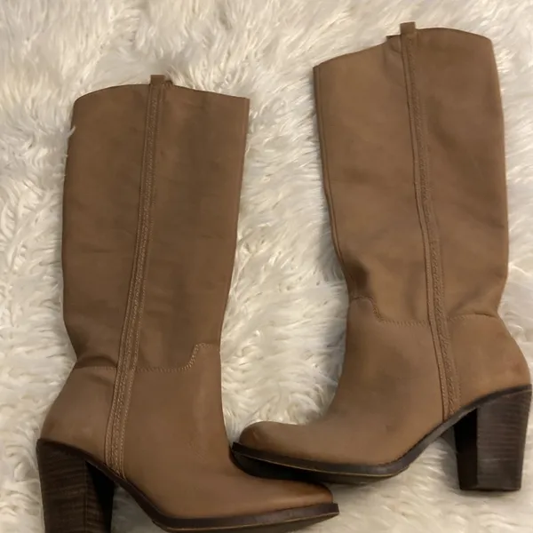 Lucky 🍀 Brand Knee Boots size 8M with heels 3” excellent condition BNWOT - Image 16