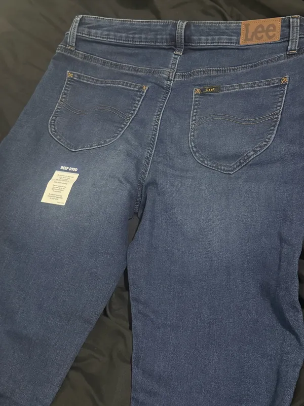 LEE Women's Fleece Lined Jeans Mid-Rise Straight Fit Size 8 Dazzle Me- NWT - Image 7
