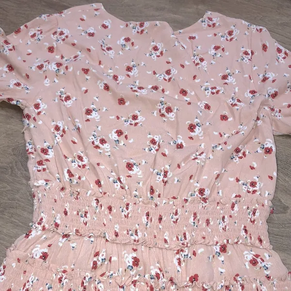 Karlie large peach floral smocked tiered dress - Image 5