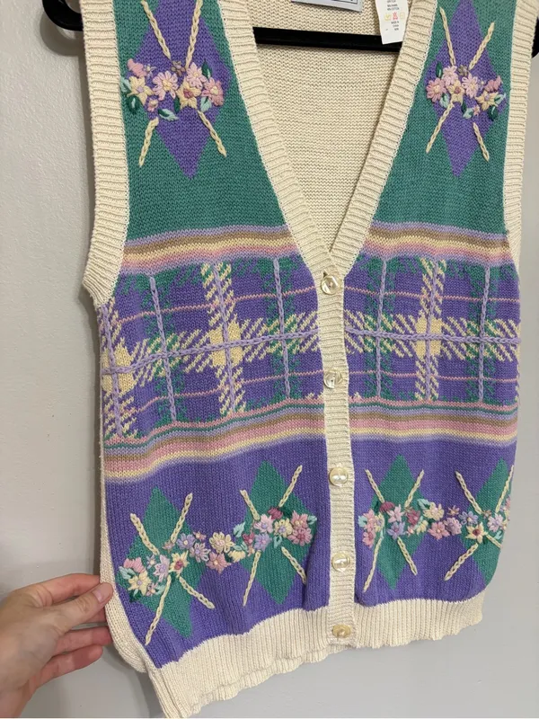 Vintage Jantzen Classics Hand Embroidered Grandmacore Sweater Vest - Size M - Image 3