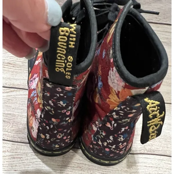 Dr. Martens Pink Floral Boots Kids Size 4 Womens Size 6 - Image 9