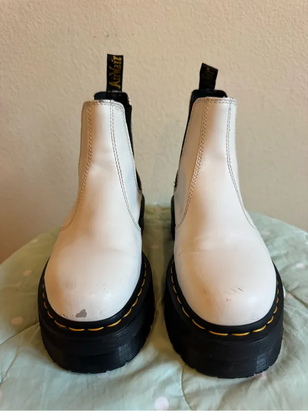 Dr. Martens 2976 Quad Chelsea boots in white, platform sole size 7 - Image 6