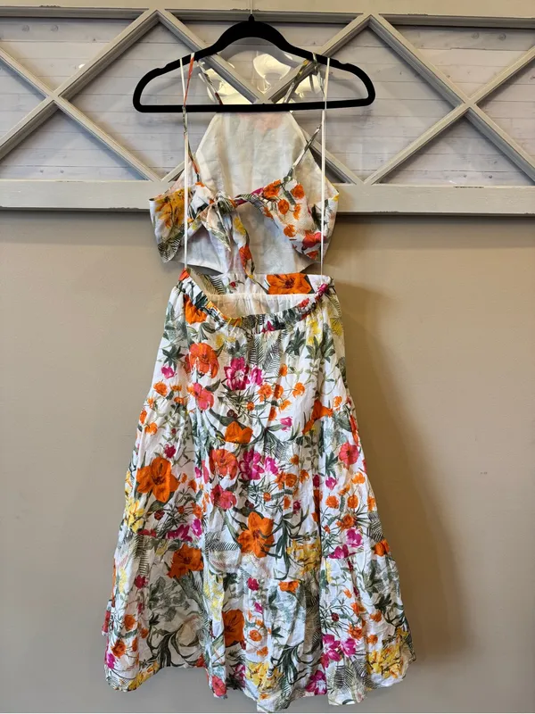 Chelsea & Violet Tropical Floral Print Tiered Midi Dress Linen‎ Blend Tie Back - Image 6